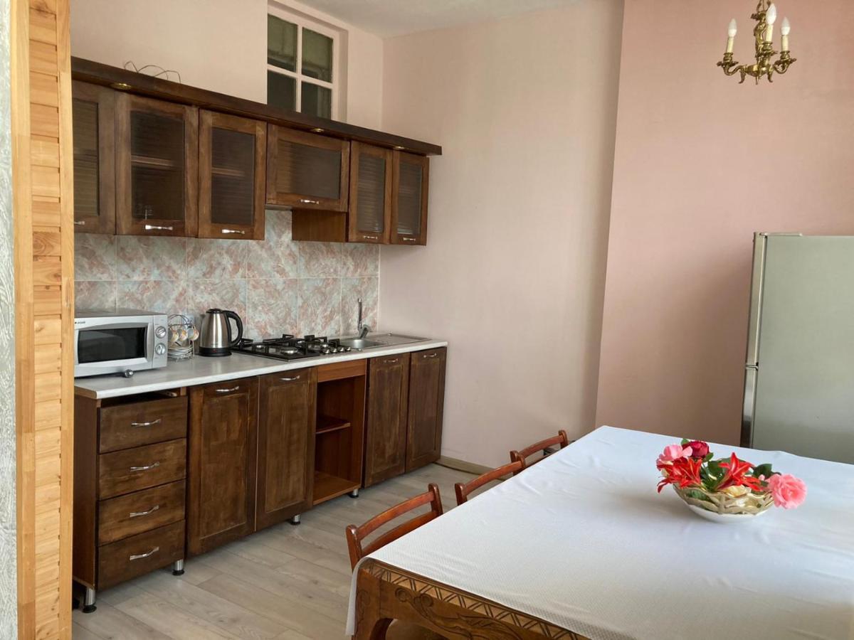 Ferienwohnung House Nag Kutaissi Exterior foto